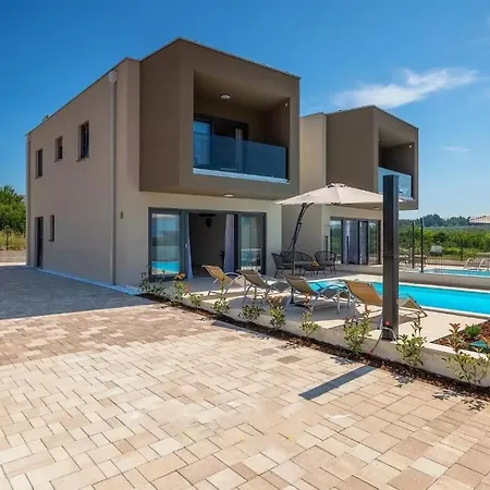 Esmeralda By Seeadria Agency *